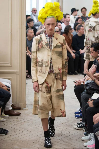 Look 3